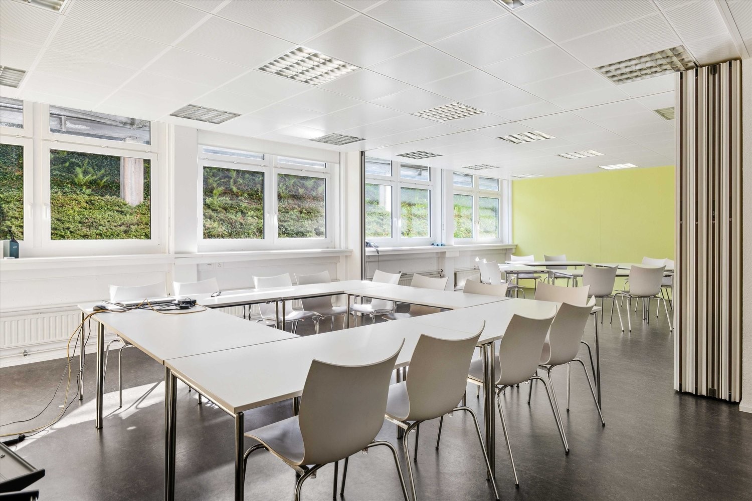 373m² office