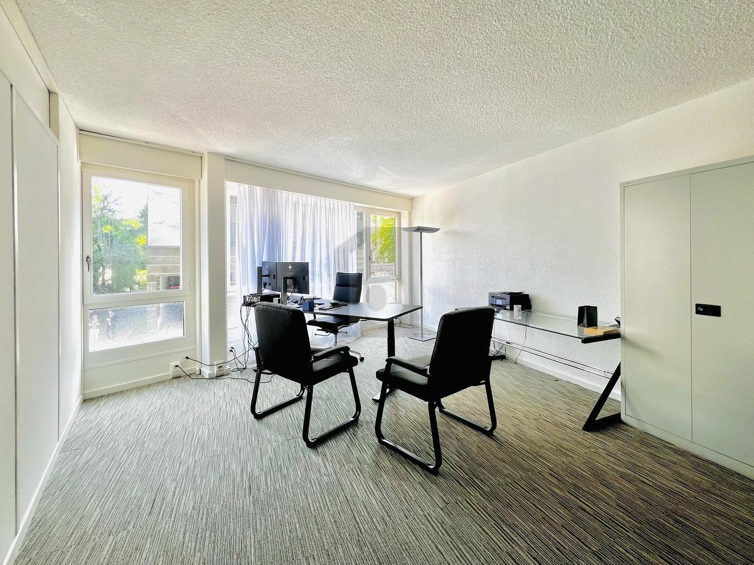 47m² ufficio, foto 1 di 4