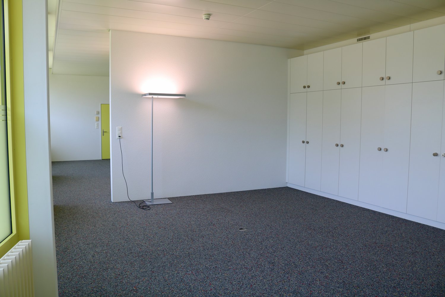 100m² office
