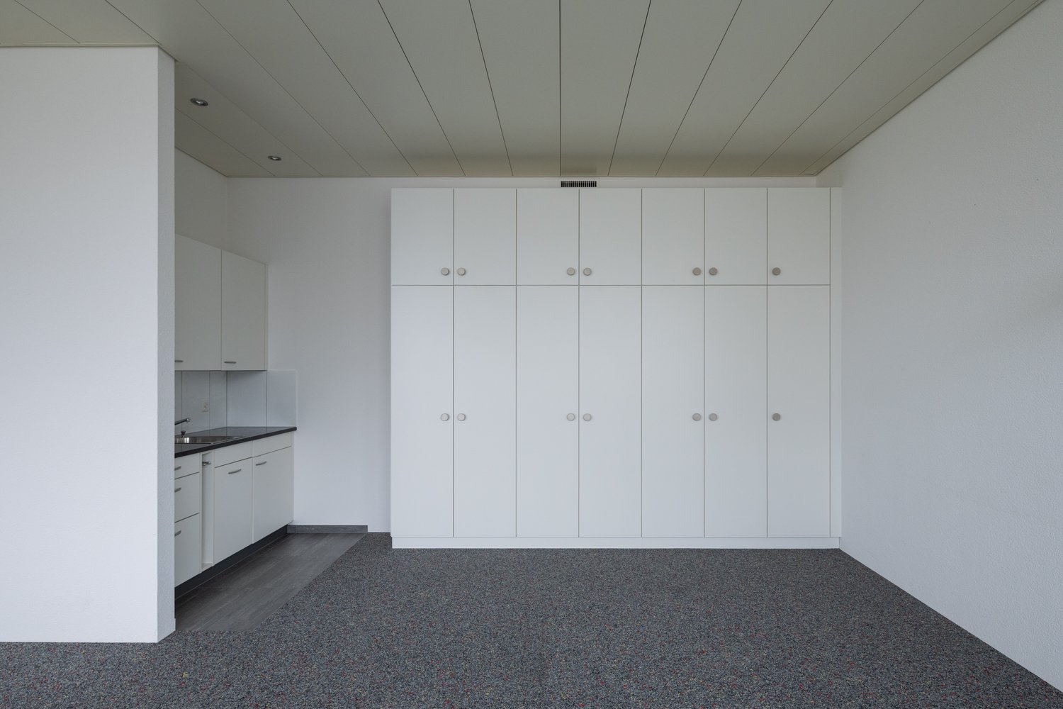 100m² office