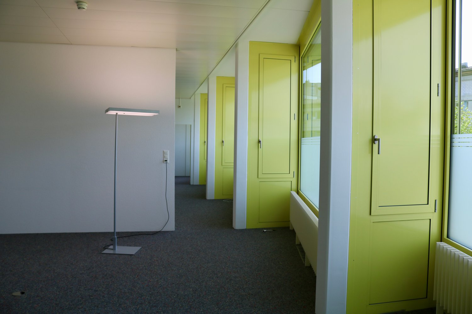 100m² office
