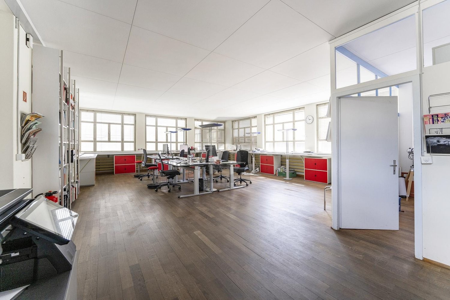 Bureau, photo 2 sur 3