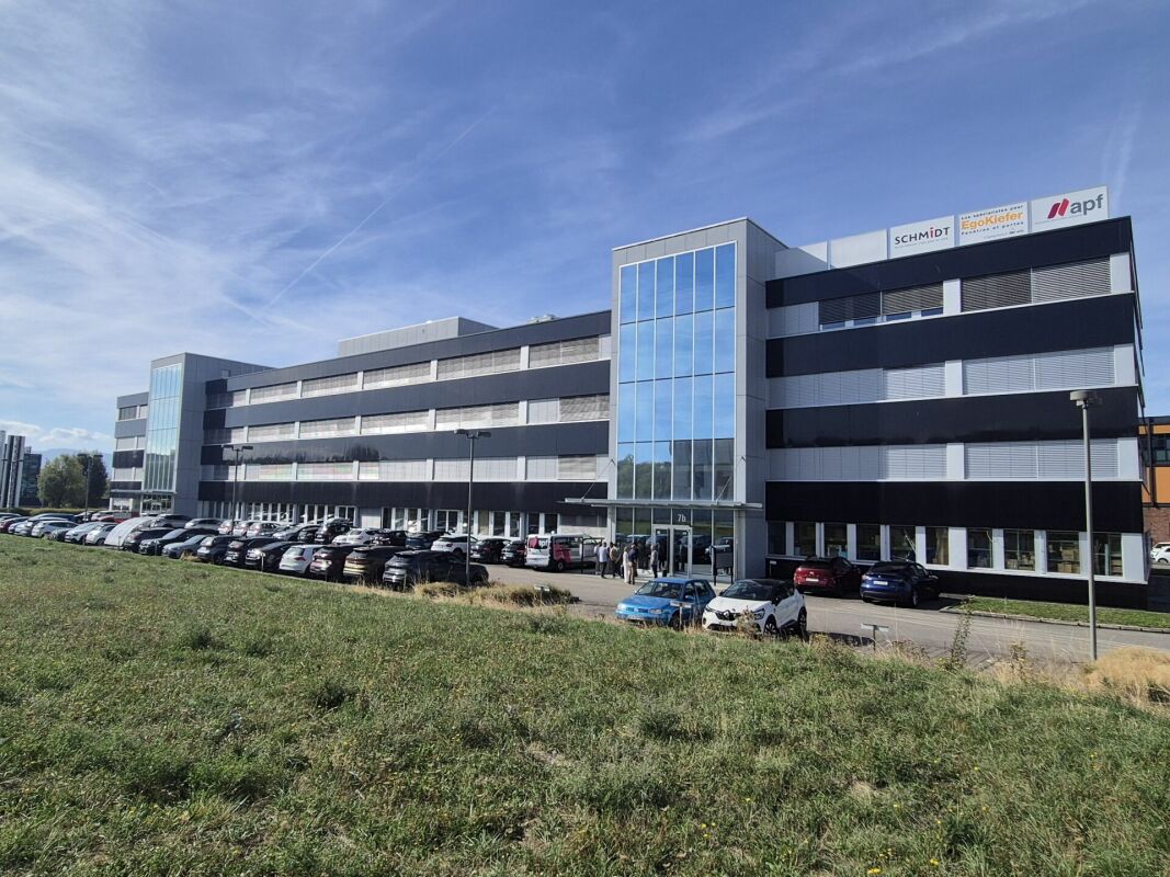 750m² Büro, Foto 1 von 10