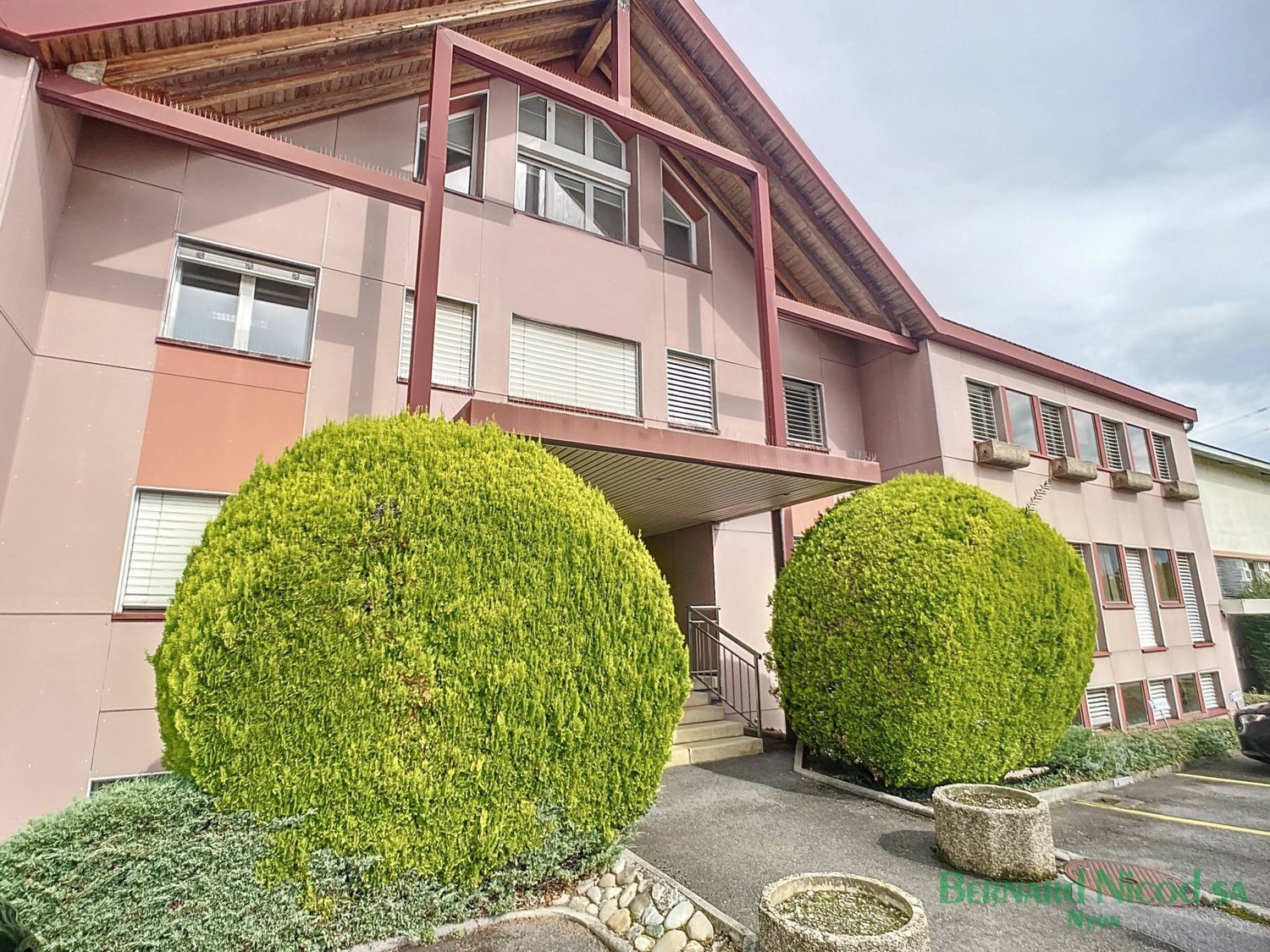 302m² Büro