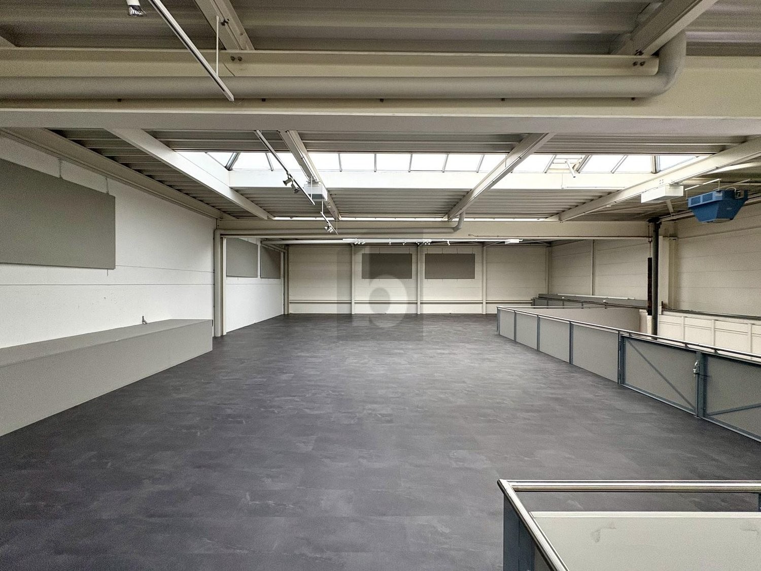 350m² industrial object