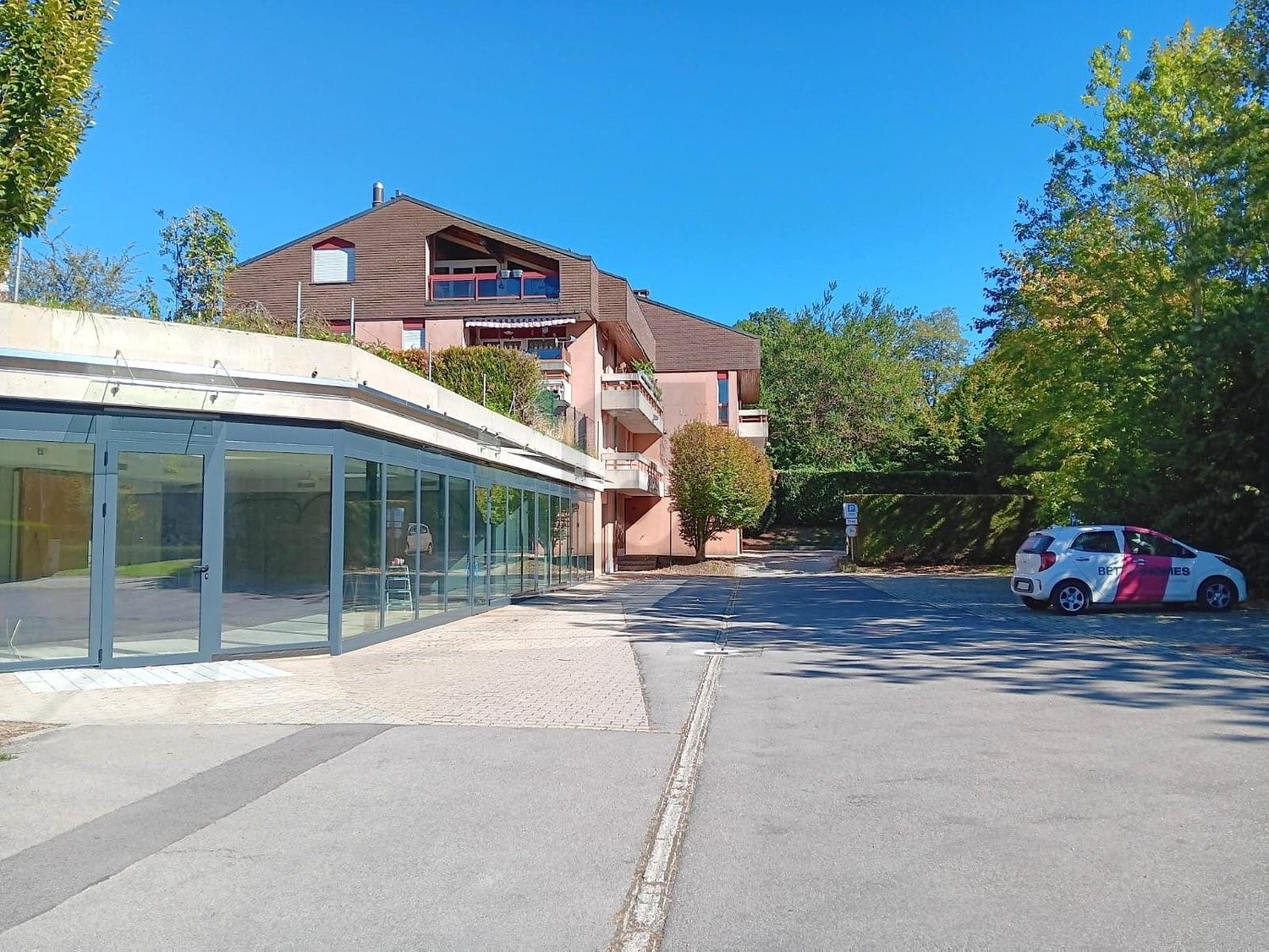 212m² Büro, Foto 2 von 4