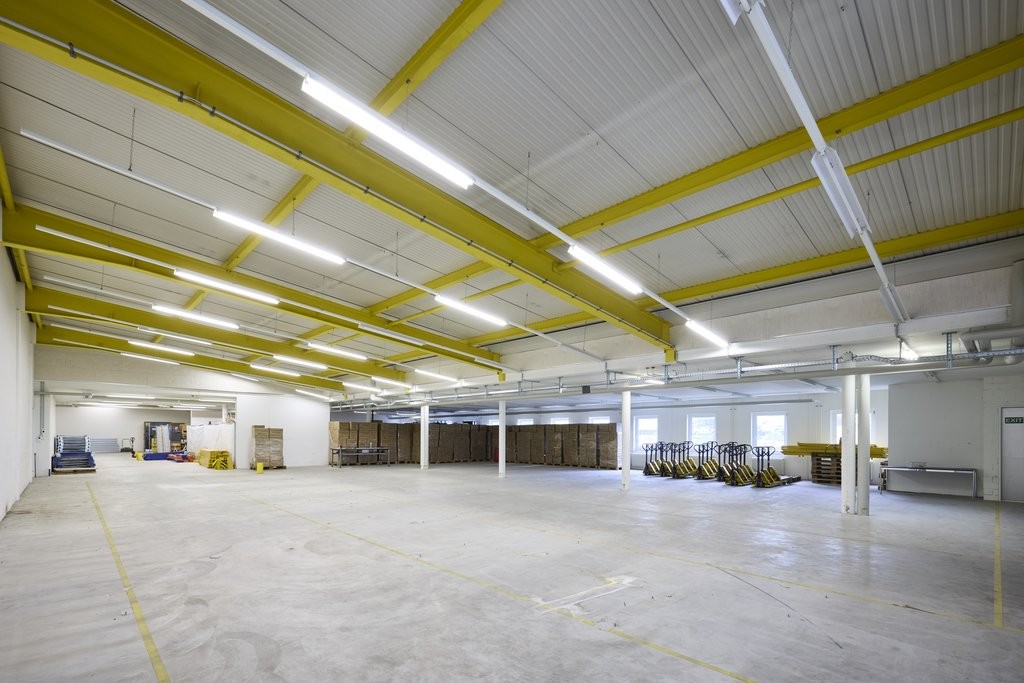 1124m² commercial