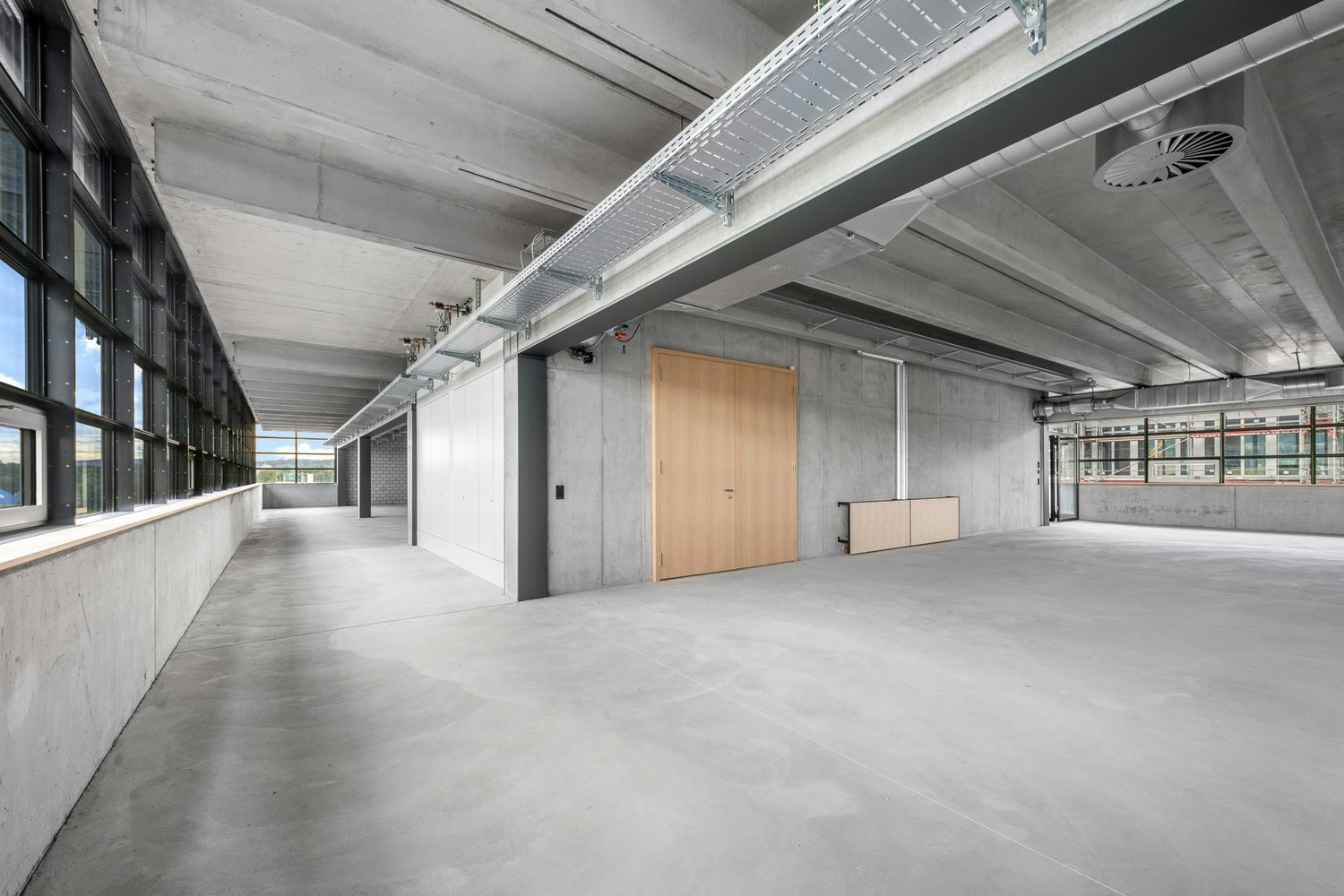600m² commercial, Foto 1 von 10