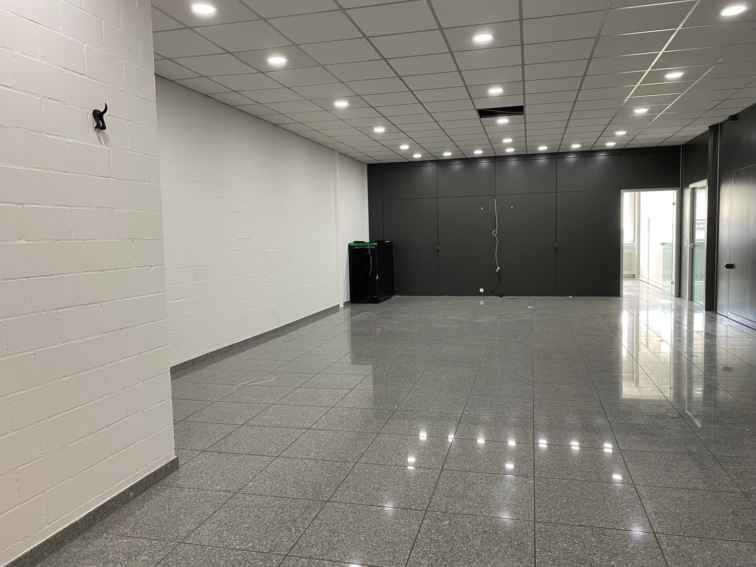 108m² commercial