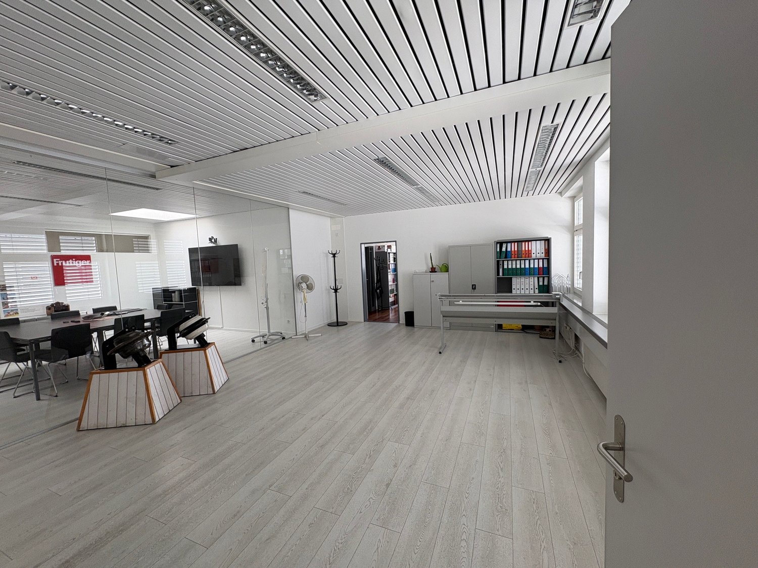 232m² office