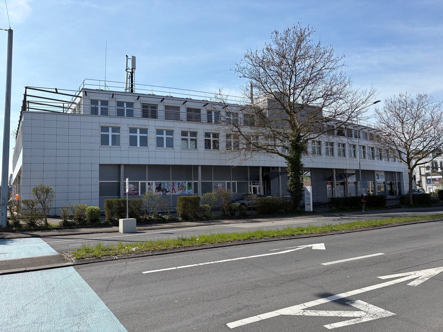 232m² office
