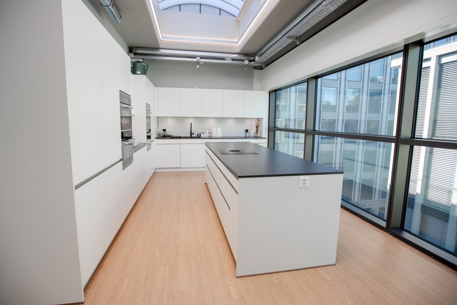799m² Büro, Foto 8 von 10