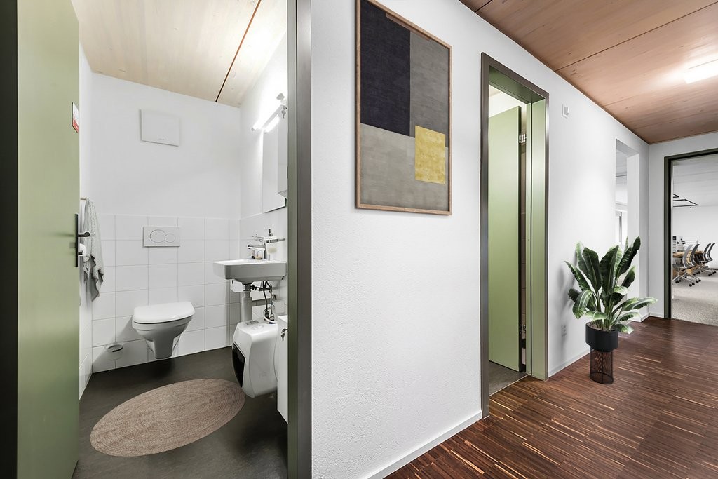310m² office