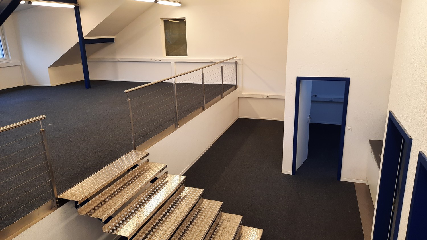 200m² office