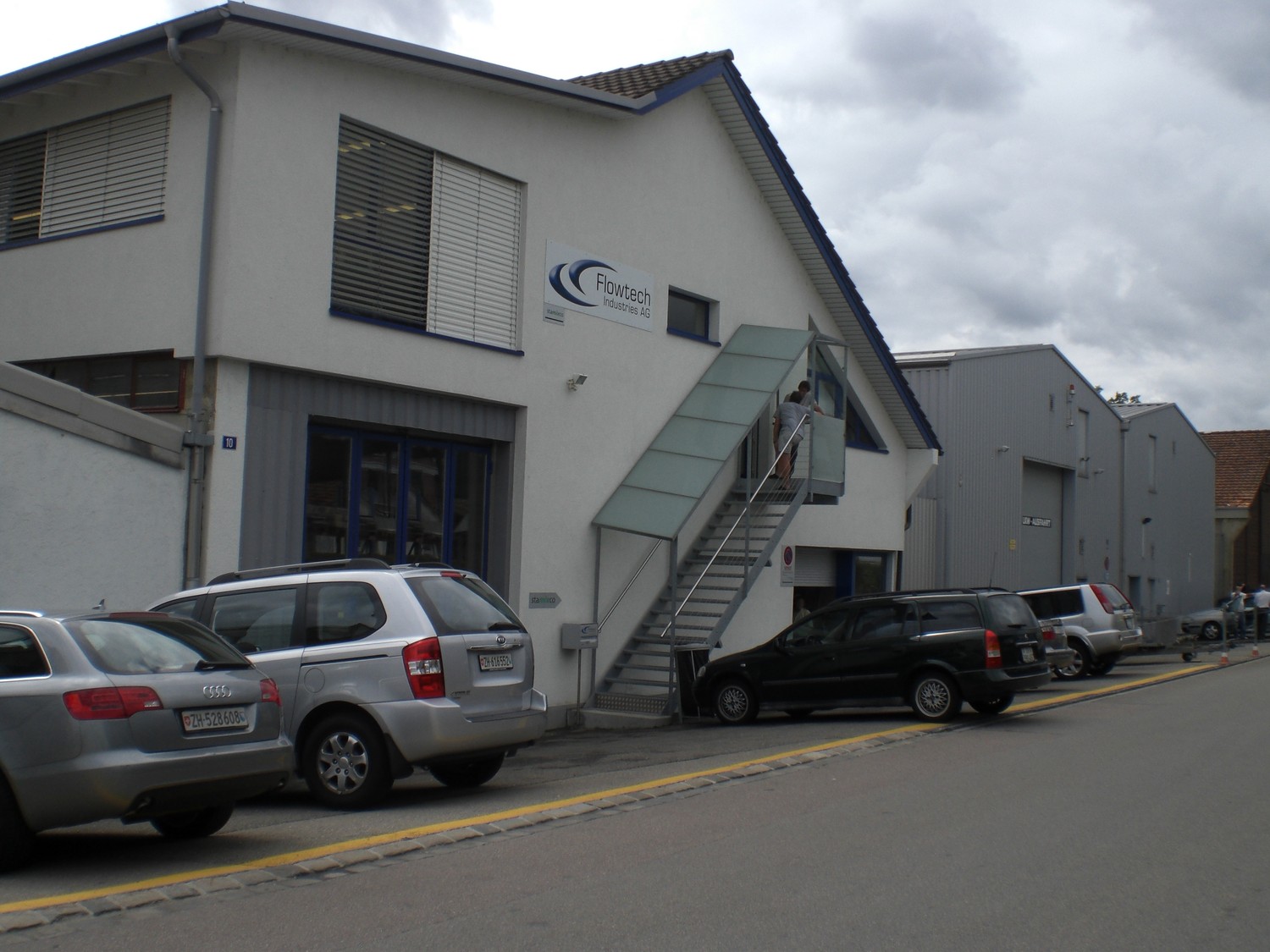 200m² office