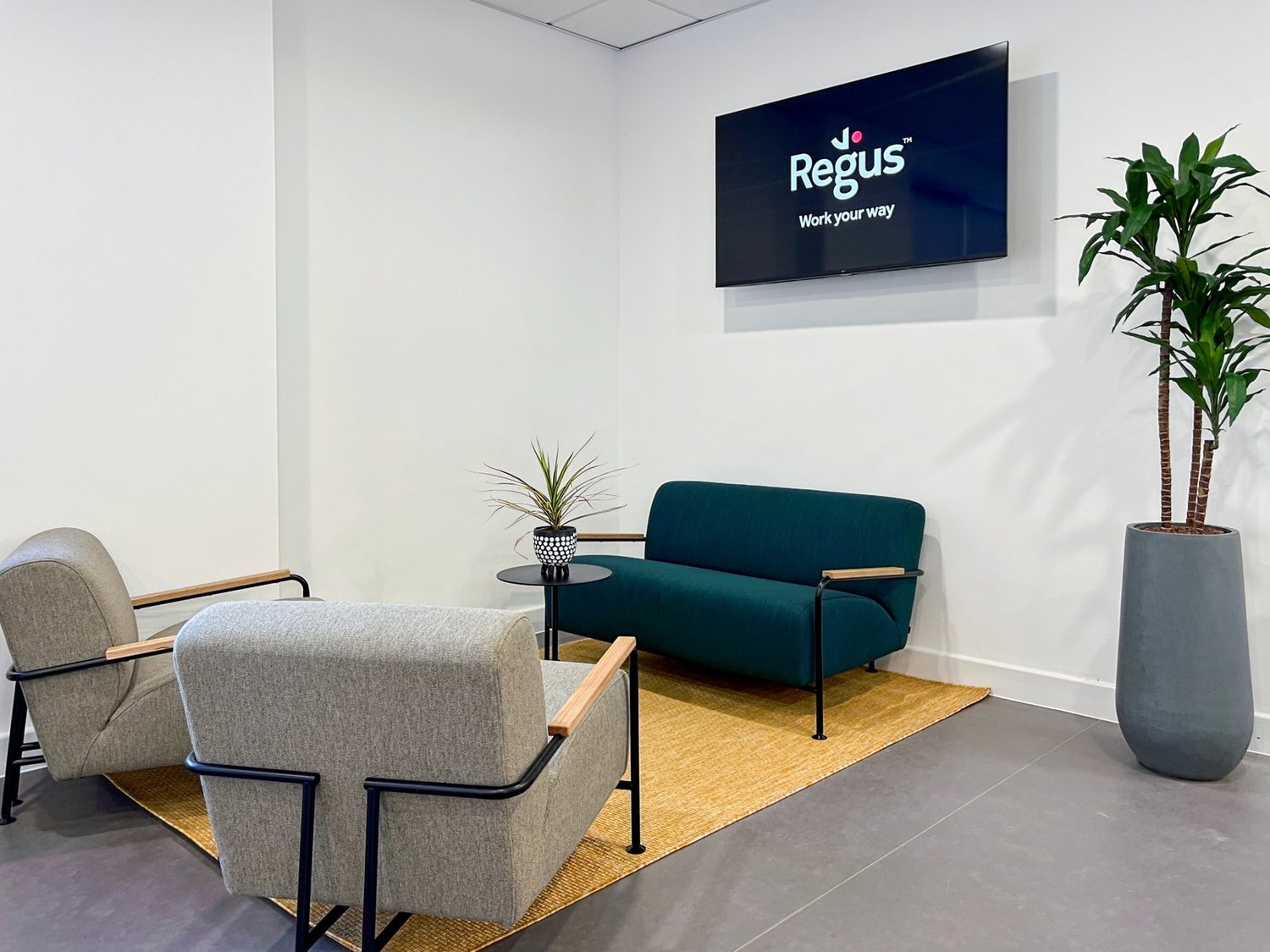 220m² office, photo 5 of 10