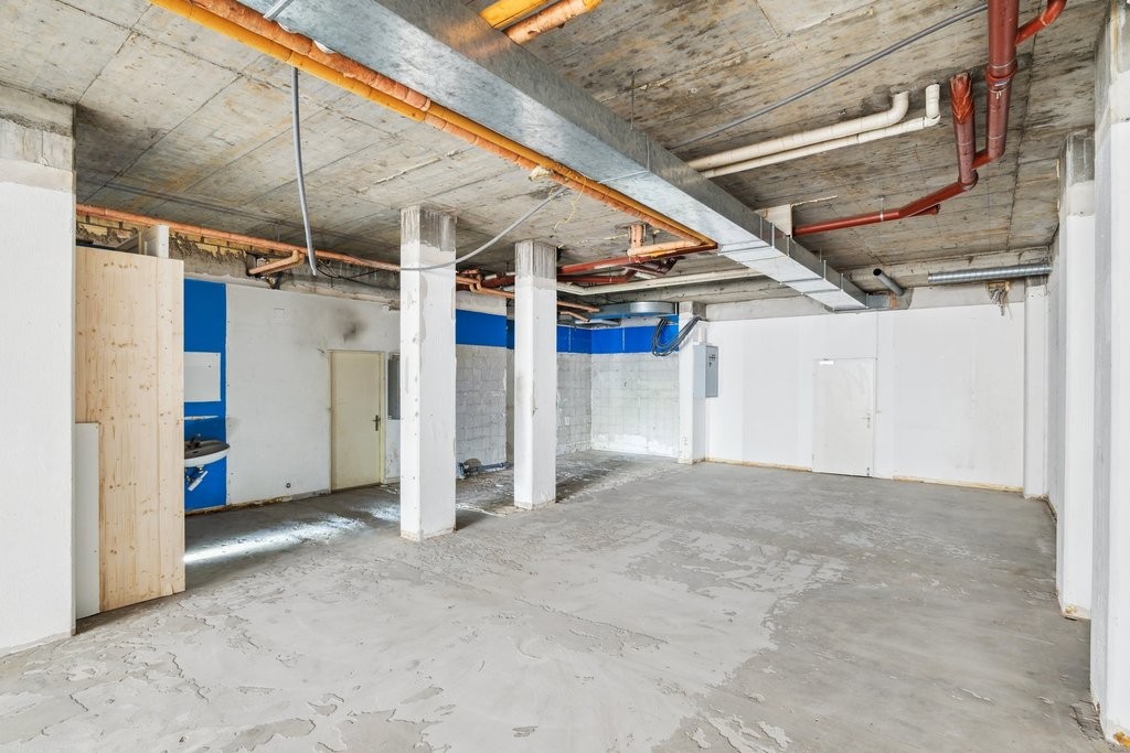 146m² shop, Foto 4 von 10