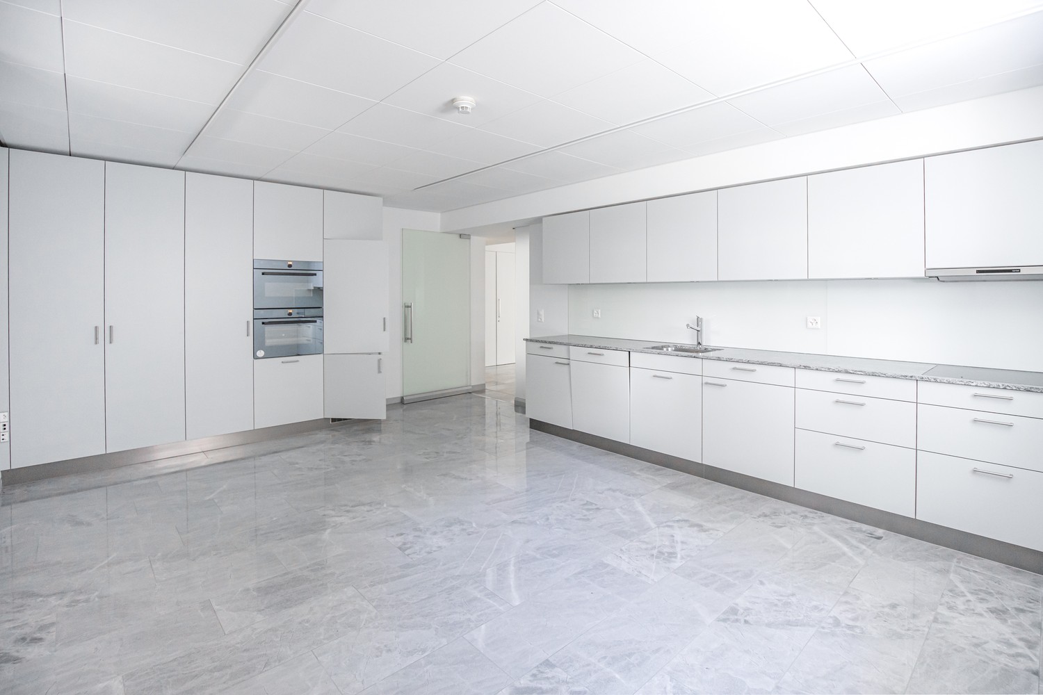 12m² office