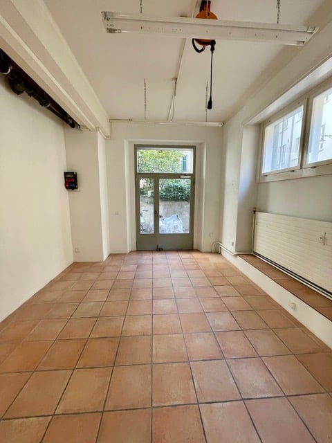 48m² negozio, foto 2 di 10