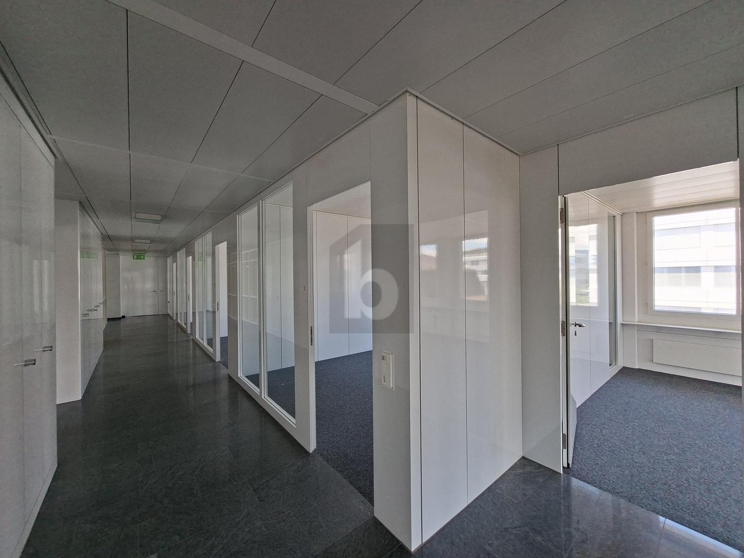 Bureau de 75m², photo 2 sur 4