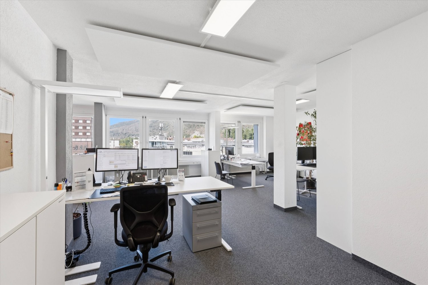 131m² office