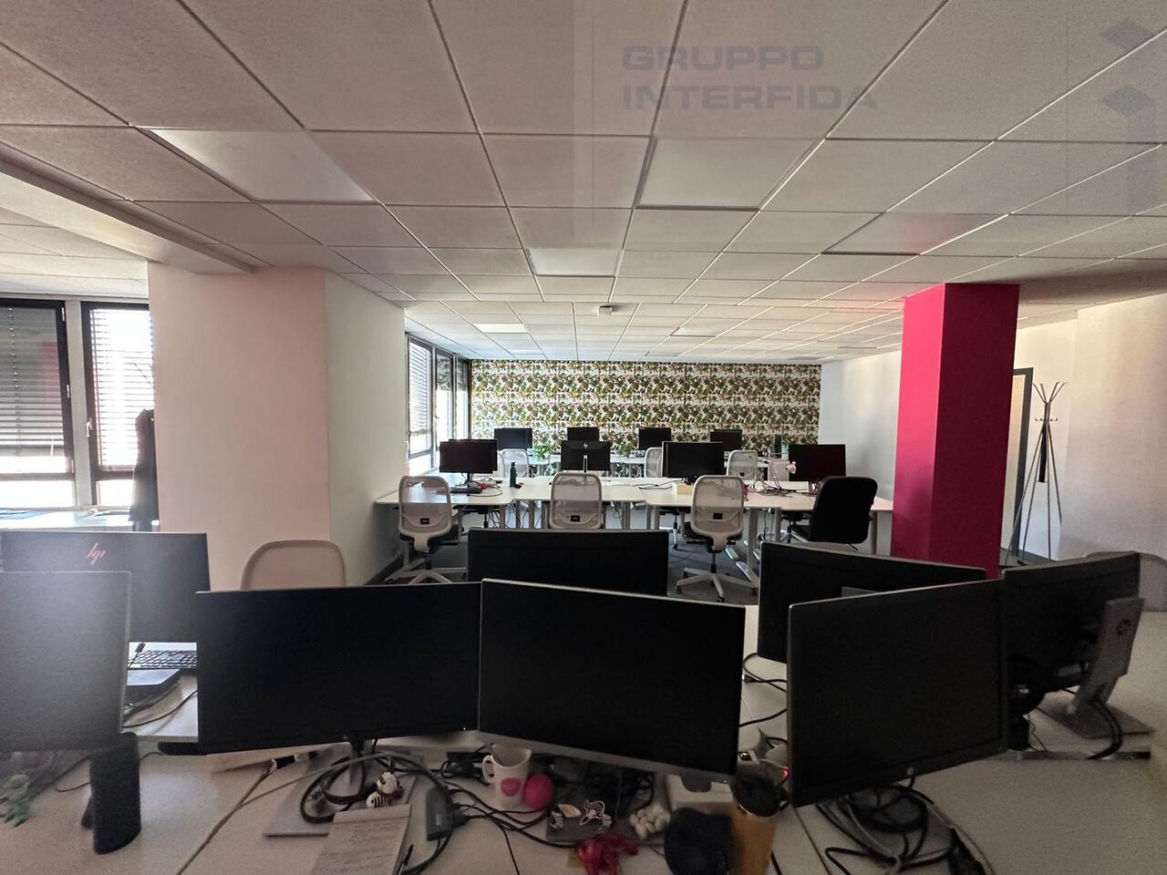 950m² Büro