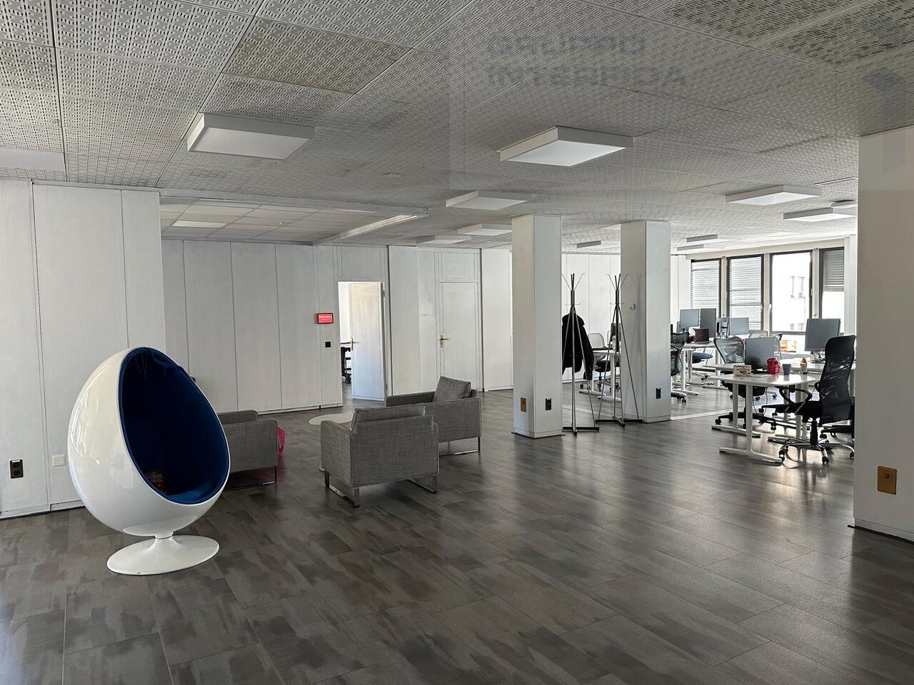 950m² Büro