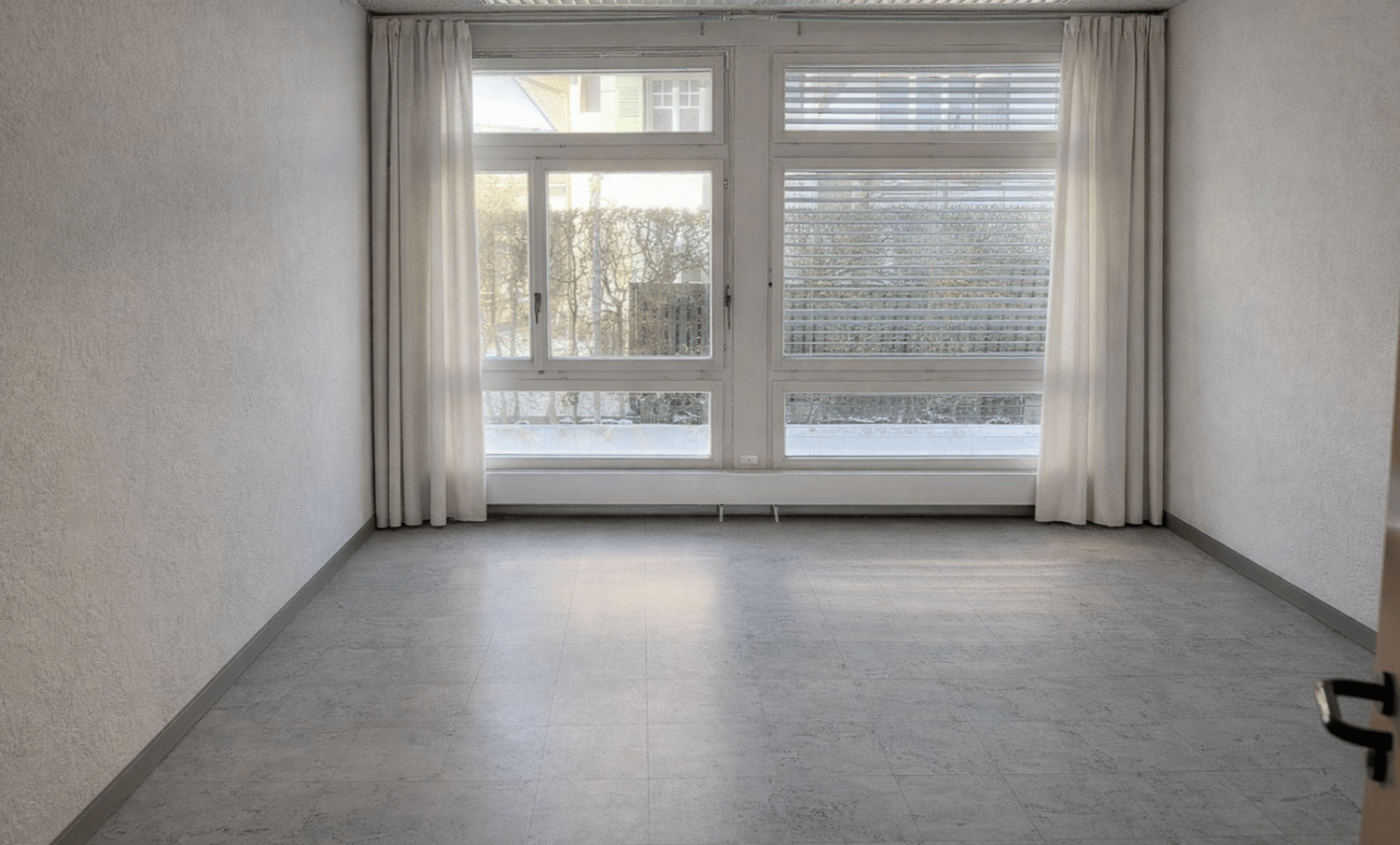 215m² commercial