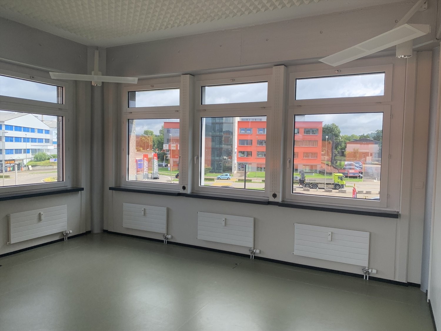 18m² office
