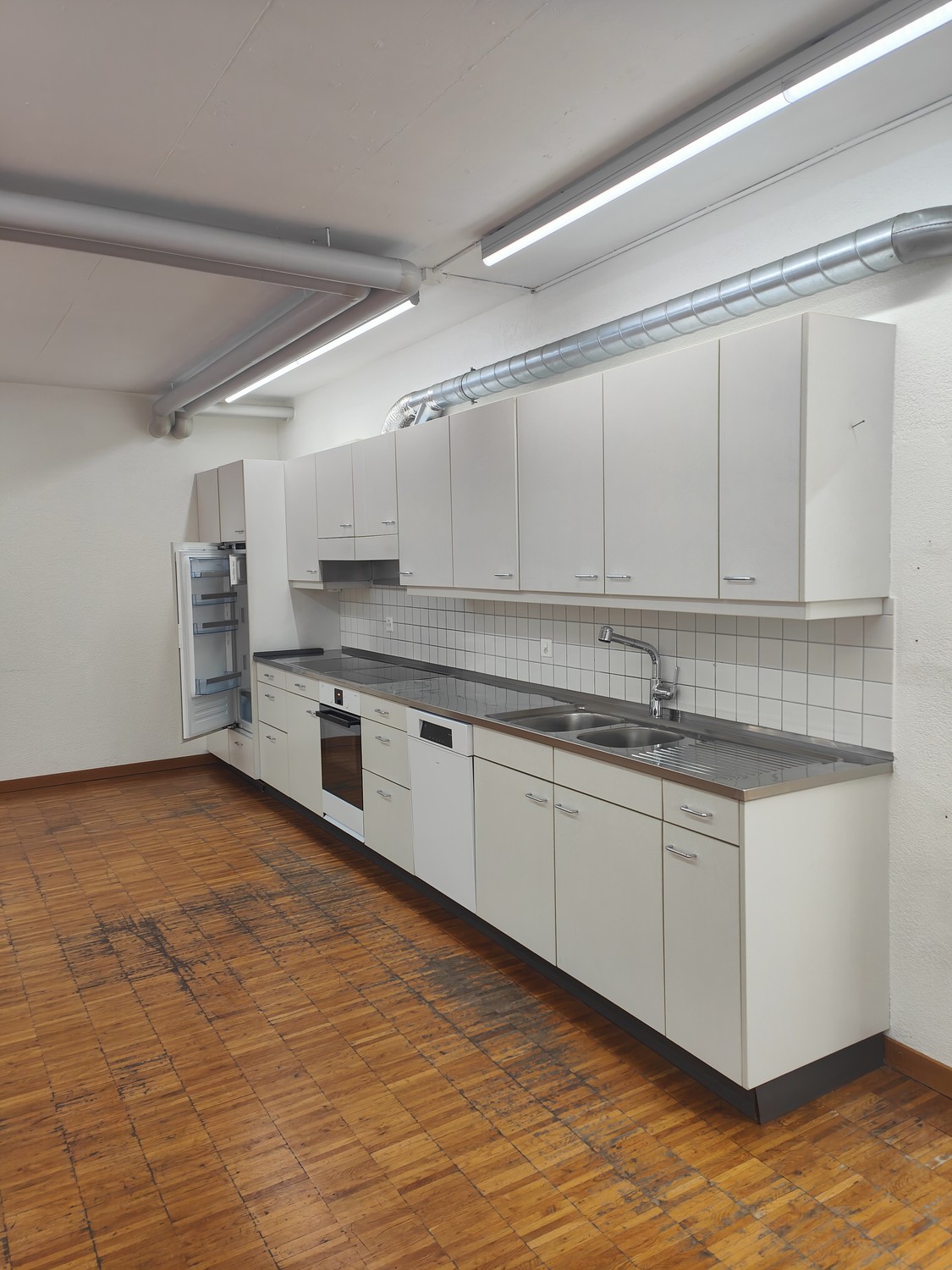 264m² commercial, Foto 1 von 9