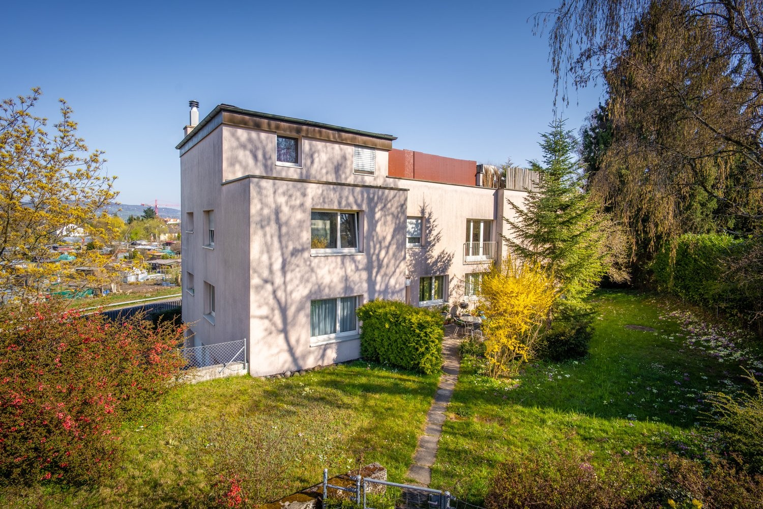 Atelier, foto 1 di 4