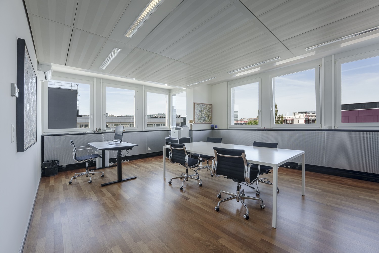76m² office