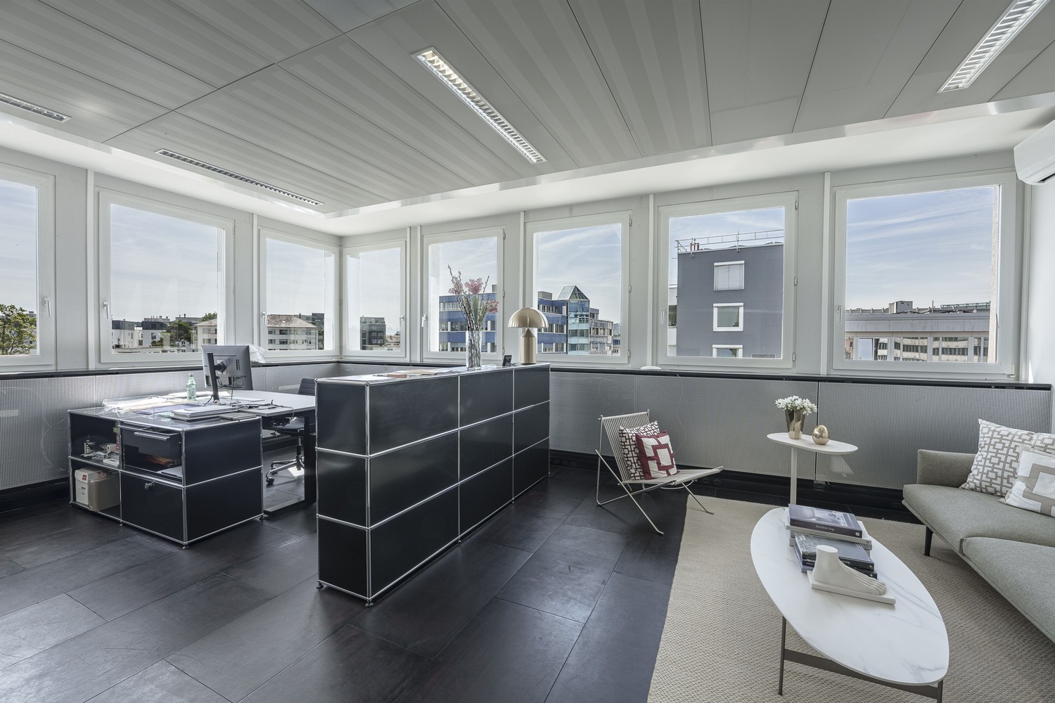76m² office