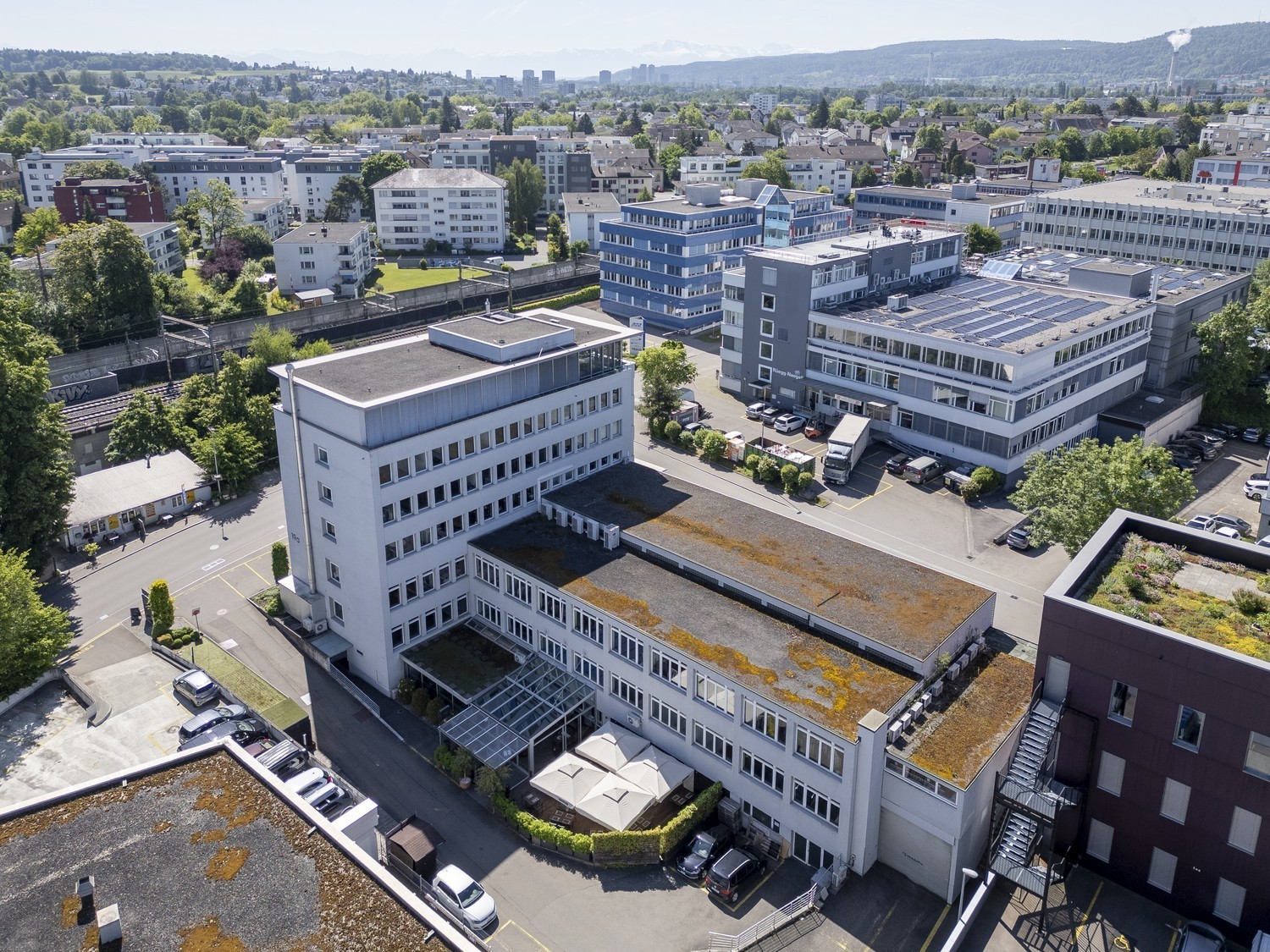 76m² office