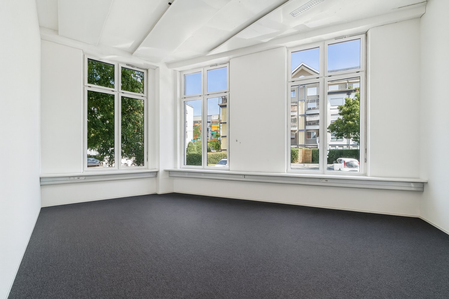 28m² office