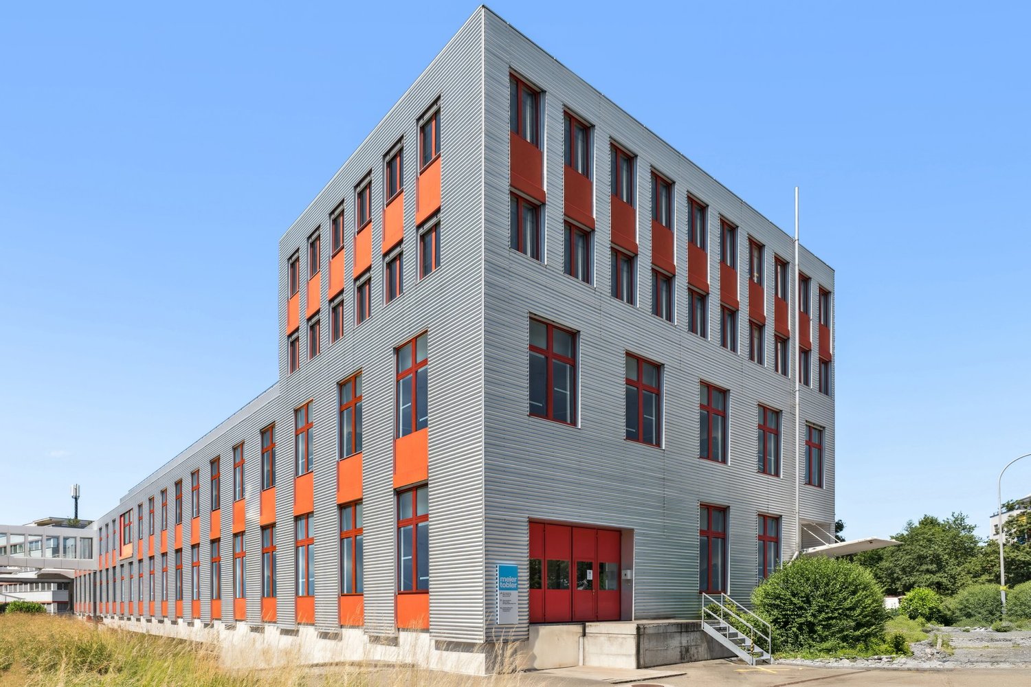 28m² office
