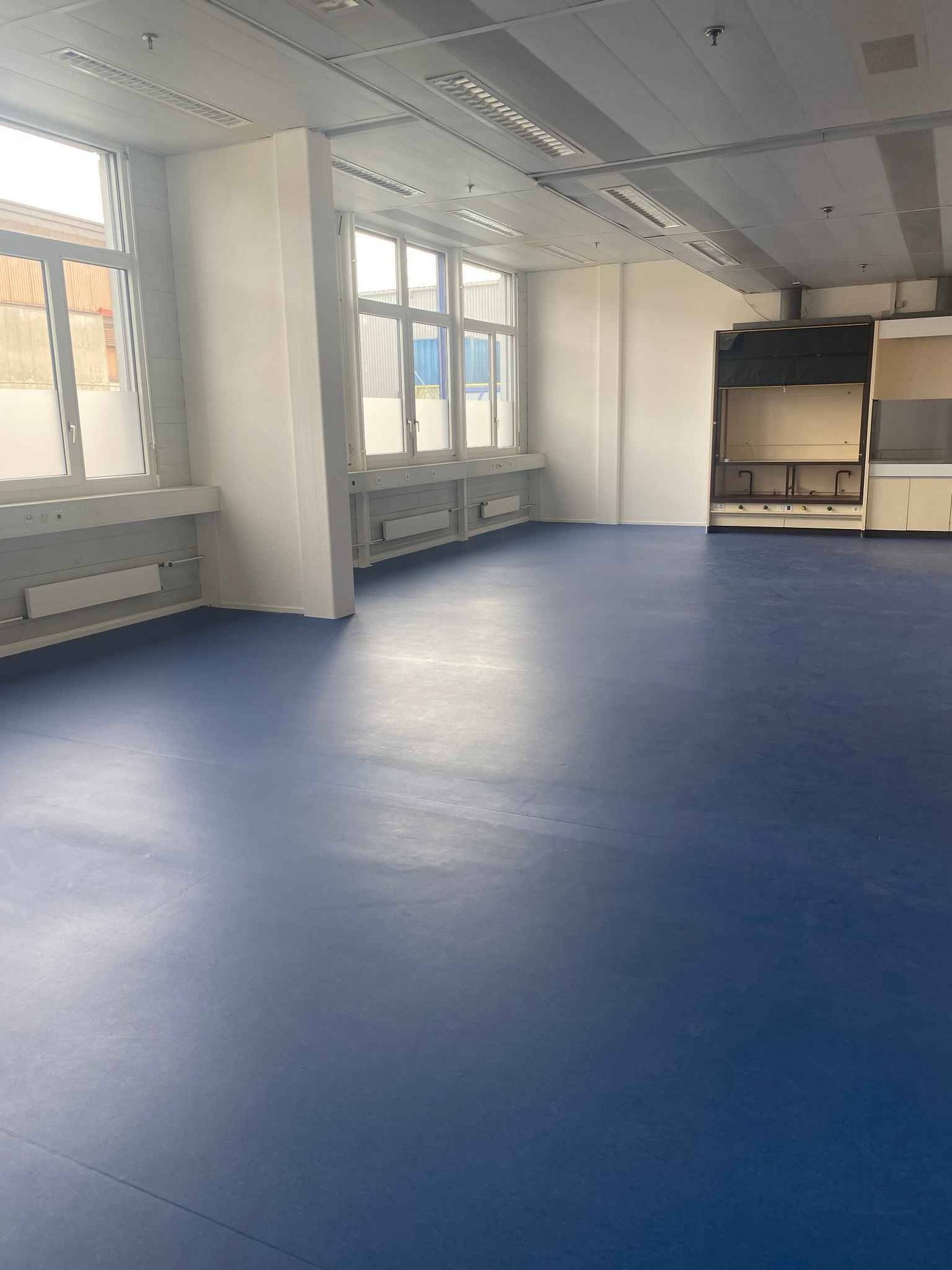 92m² Gewerbe, Foto 3 von 4