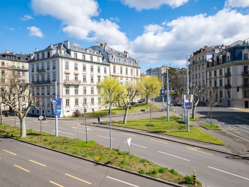 323m² ufficio, foto 1 di 8
