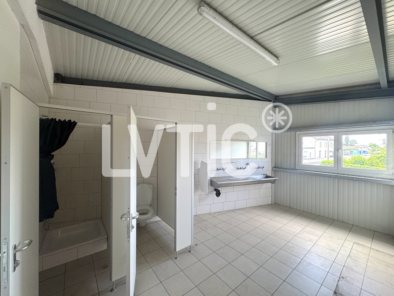 286m² Industrieobjekt, Foto 8 von 10