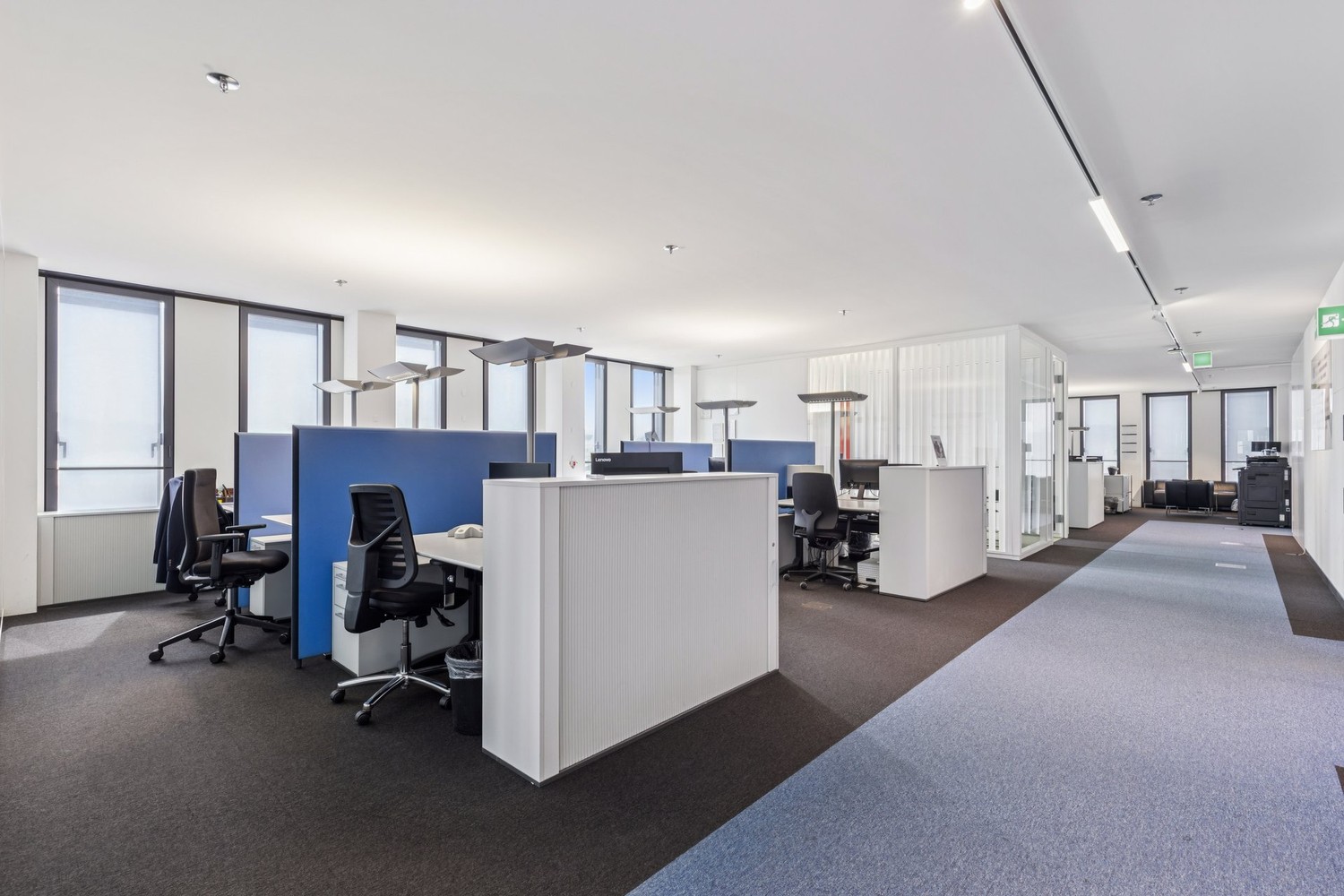 649m² office