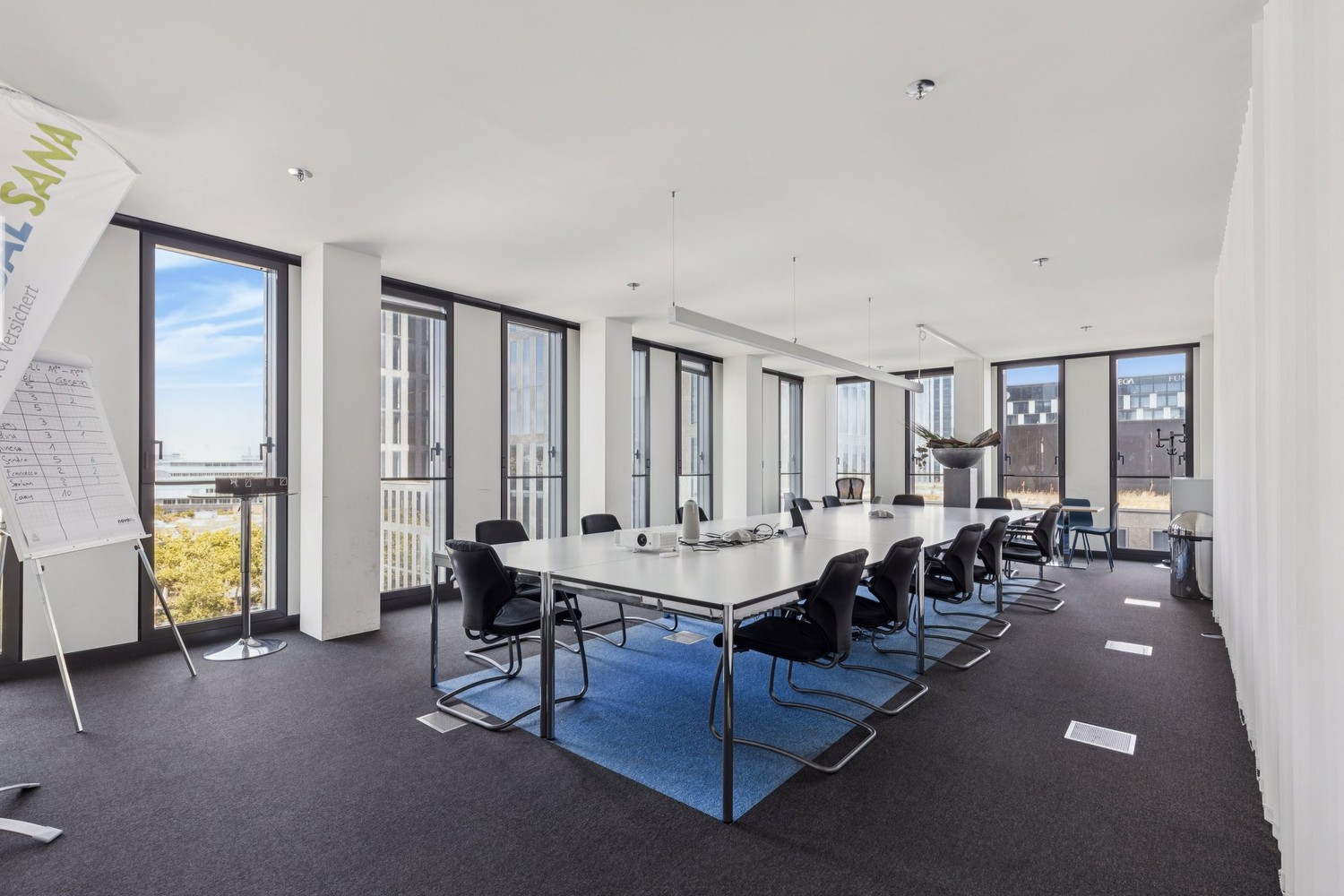 649m² office