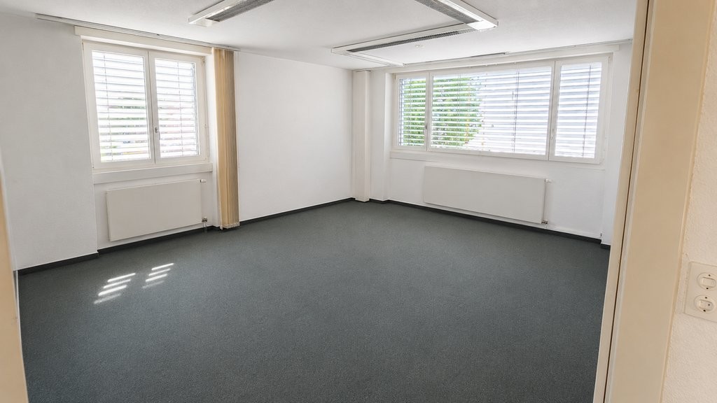 79m² office