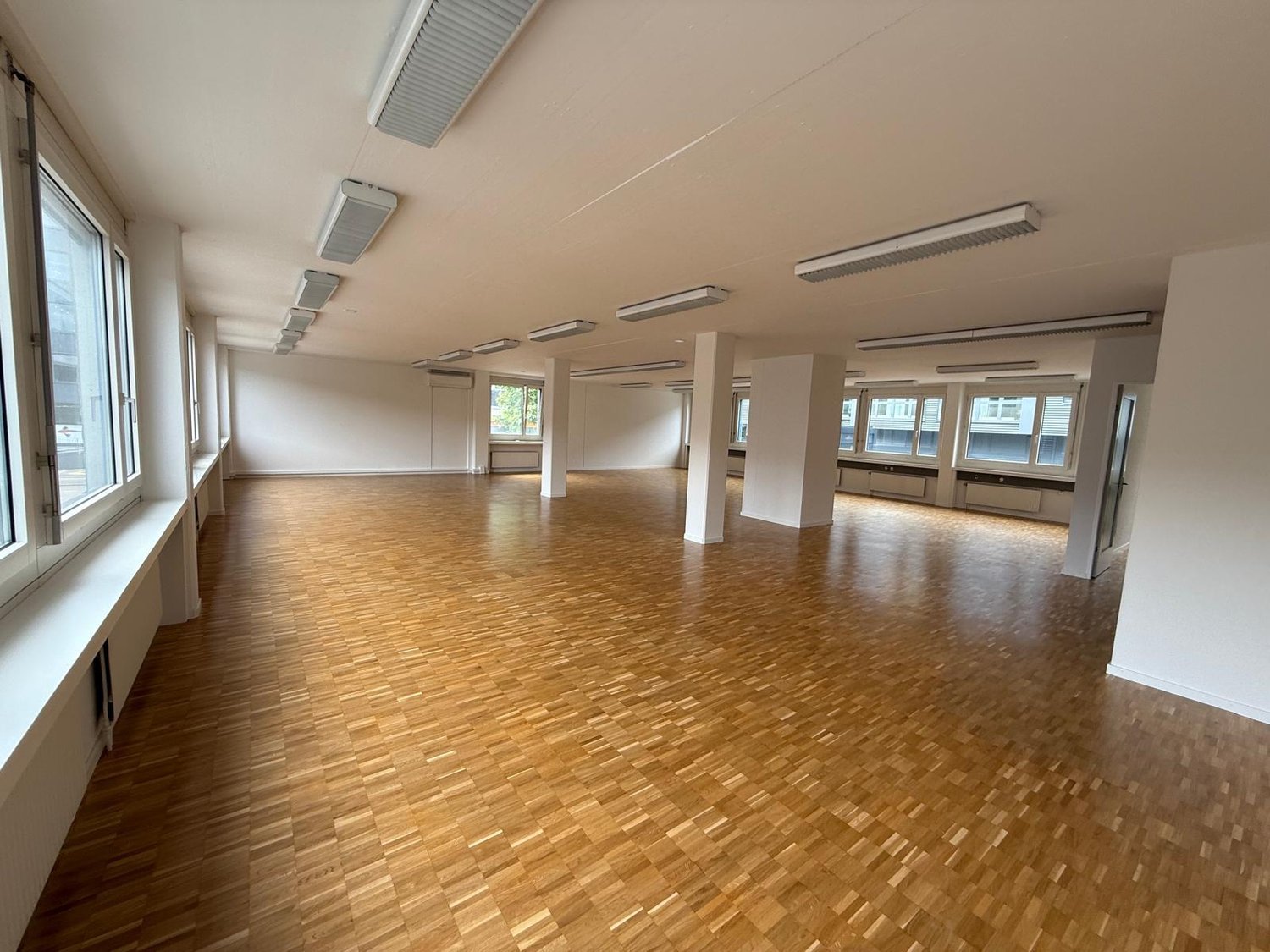 172m² office, Foto 3 von 8