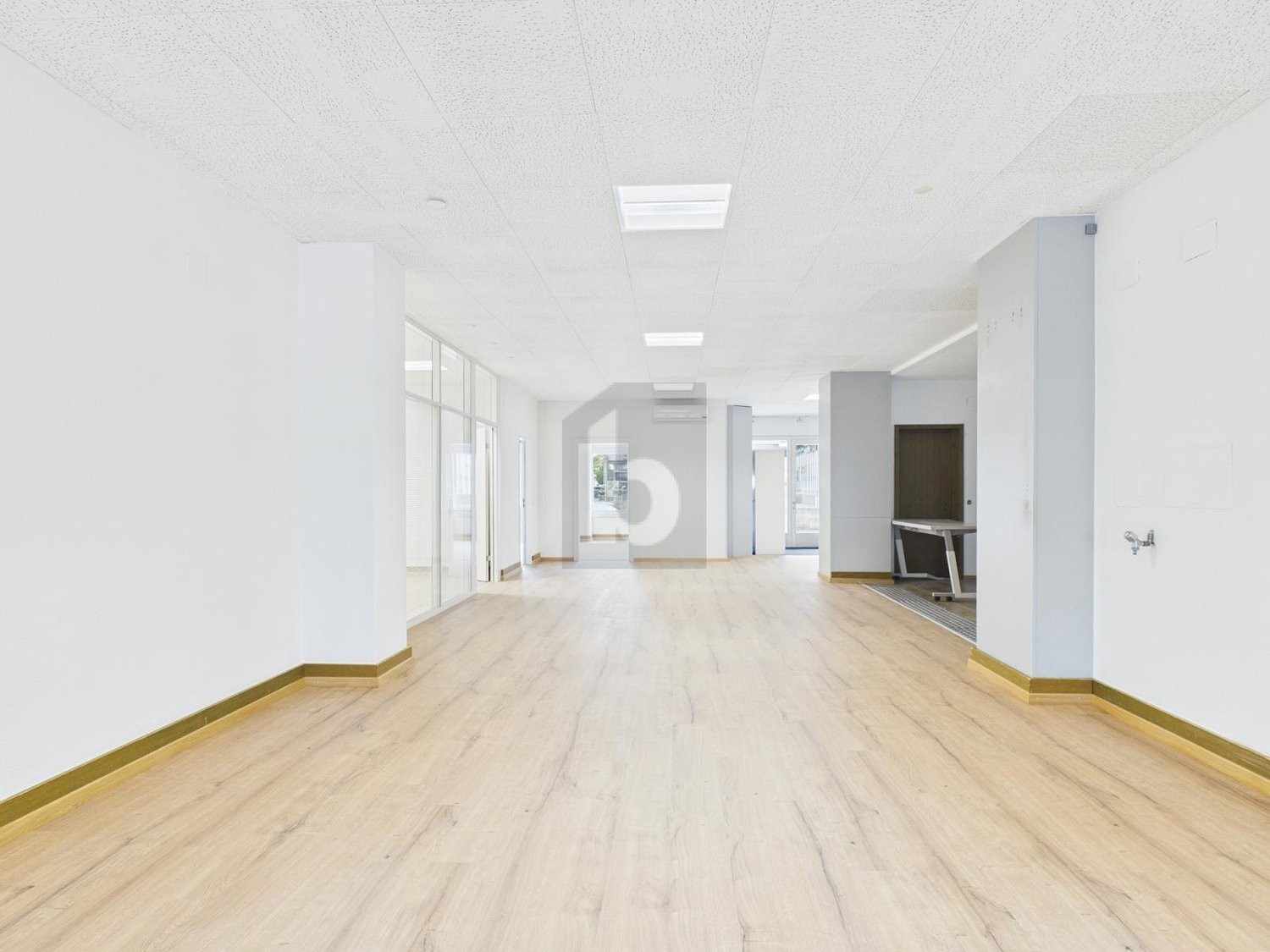 50m² office