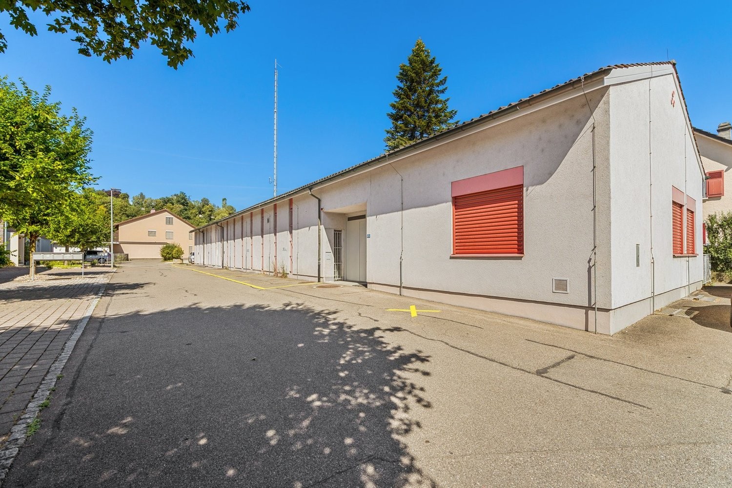 266m² office