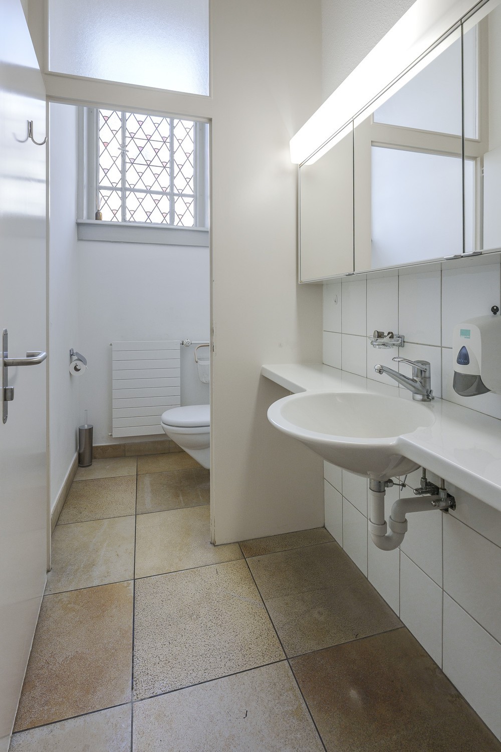 650m² commercial