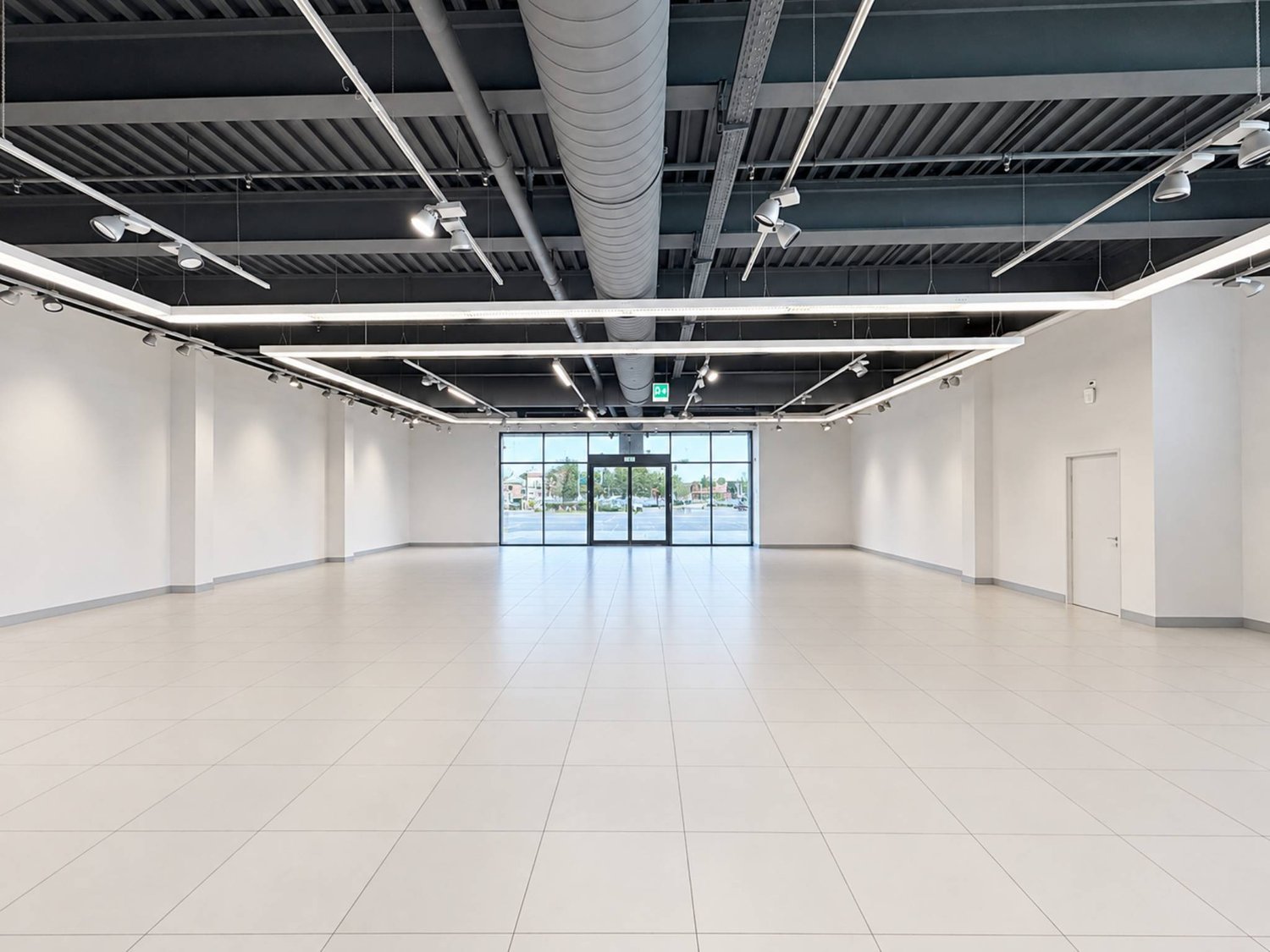 946 m² Ladenfläche