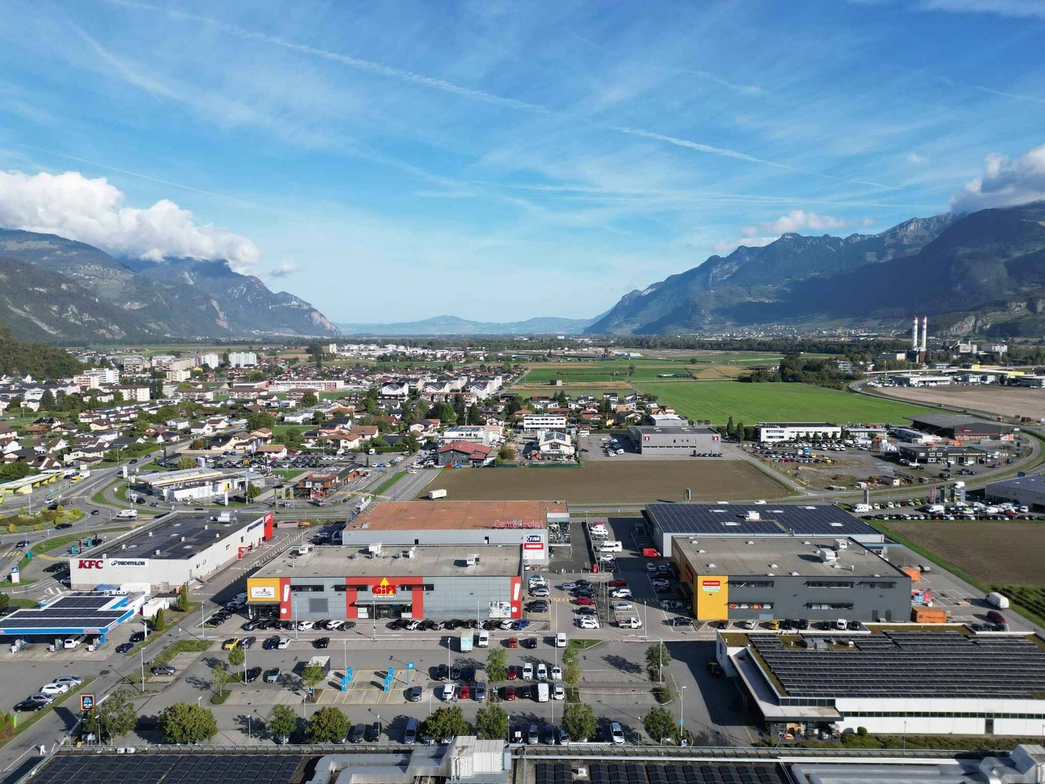 946 m² Ladenfläche