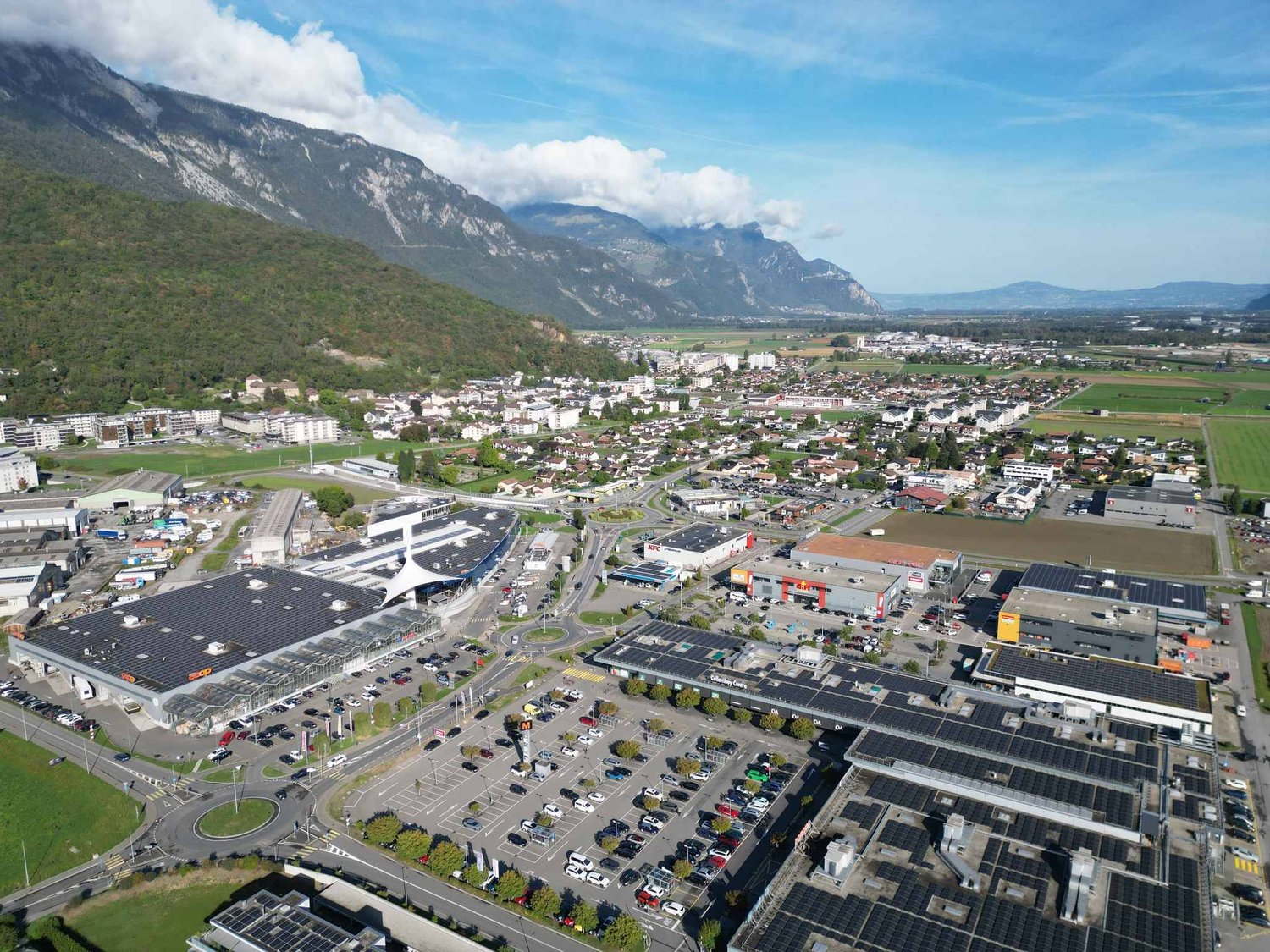 946 m² Ladenfläche