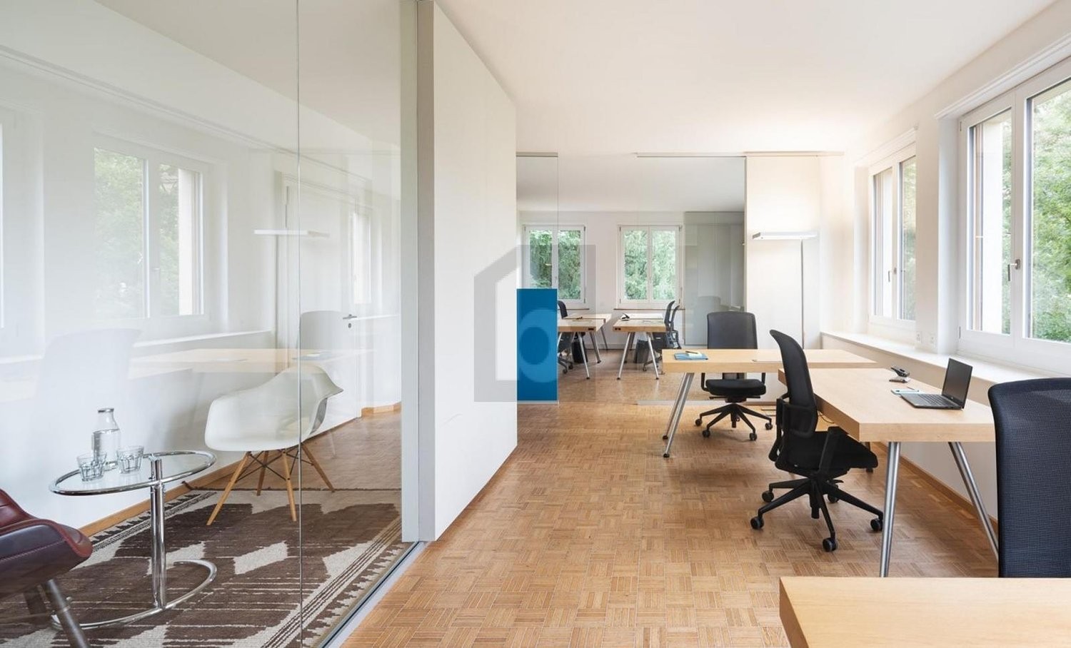 80m² office